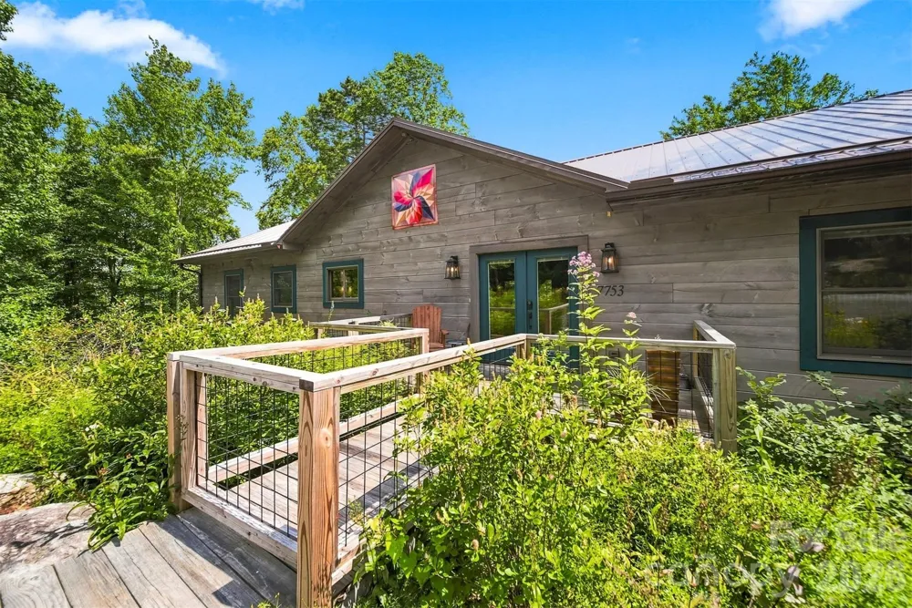 7753 Parks Mountain Drive Newland, NC 28657