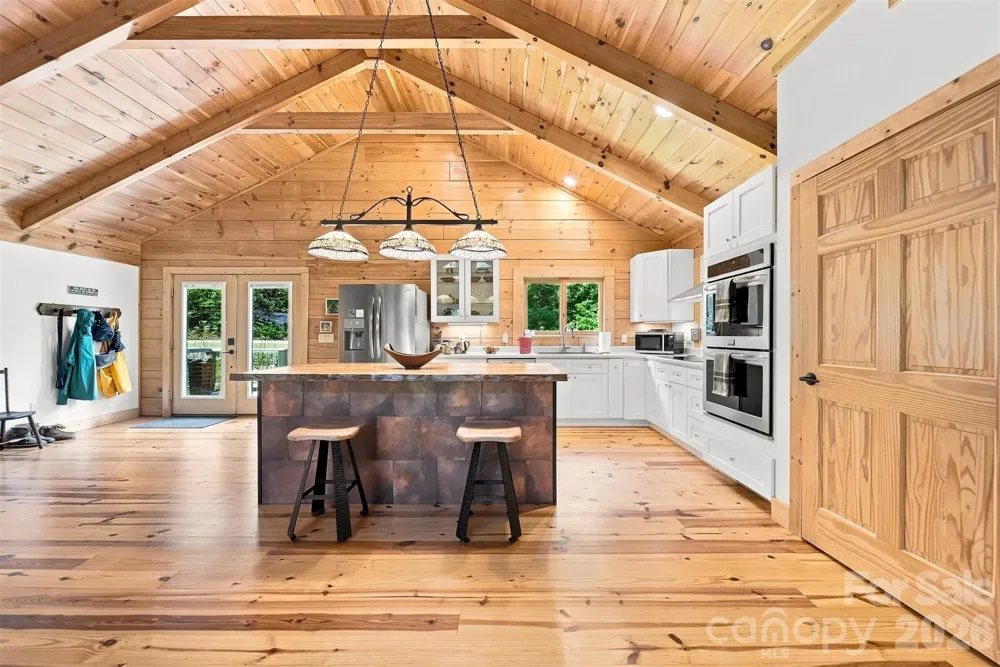 7753 Parks Mountain Drive Newland, NC 28657