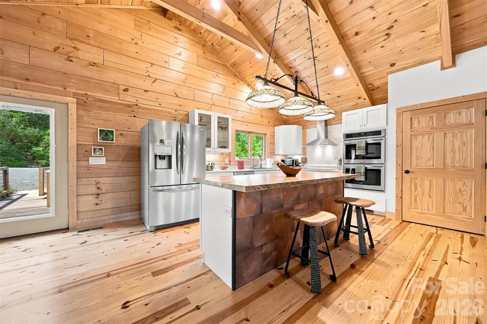 7753 Parks Mountain Drive Newland, NC 28657