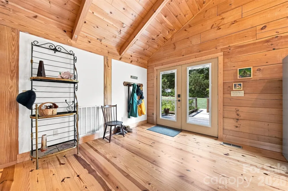 7753 Parks Mountain Drive Newland, NC 28657