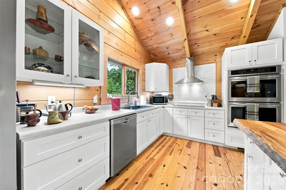 7753 Parks Mountain Drive Newland, NC 28657