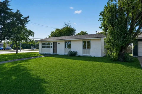1037 W Grubb Drive