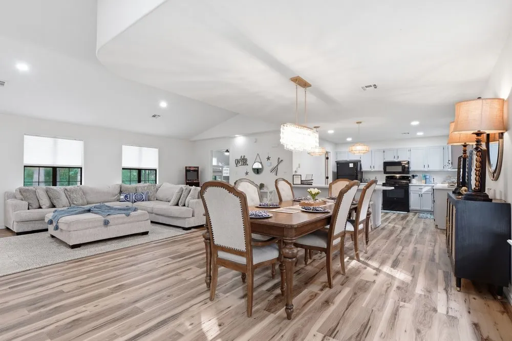 31680 S 602 ROAD Grove, OK 74344