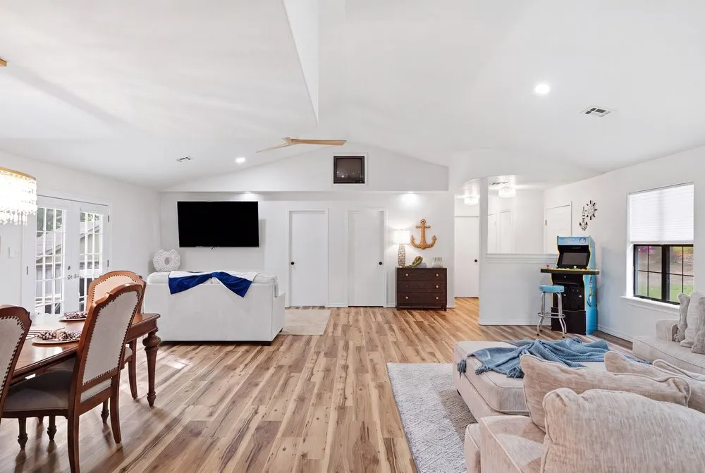 31680 S 602 ROAD Grove, OK 74344