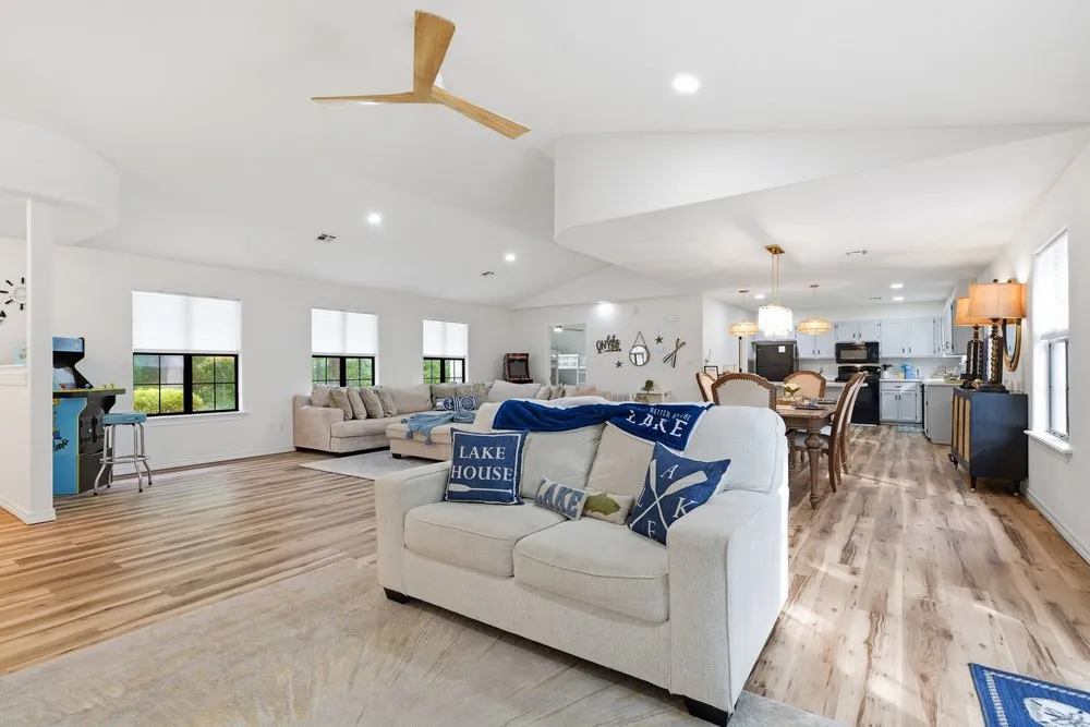 31680 S 602 ROAD Grove, OK 74344