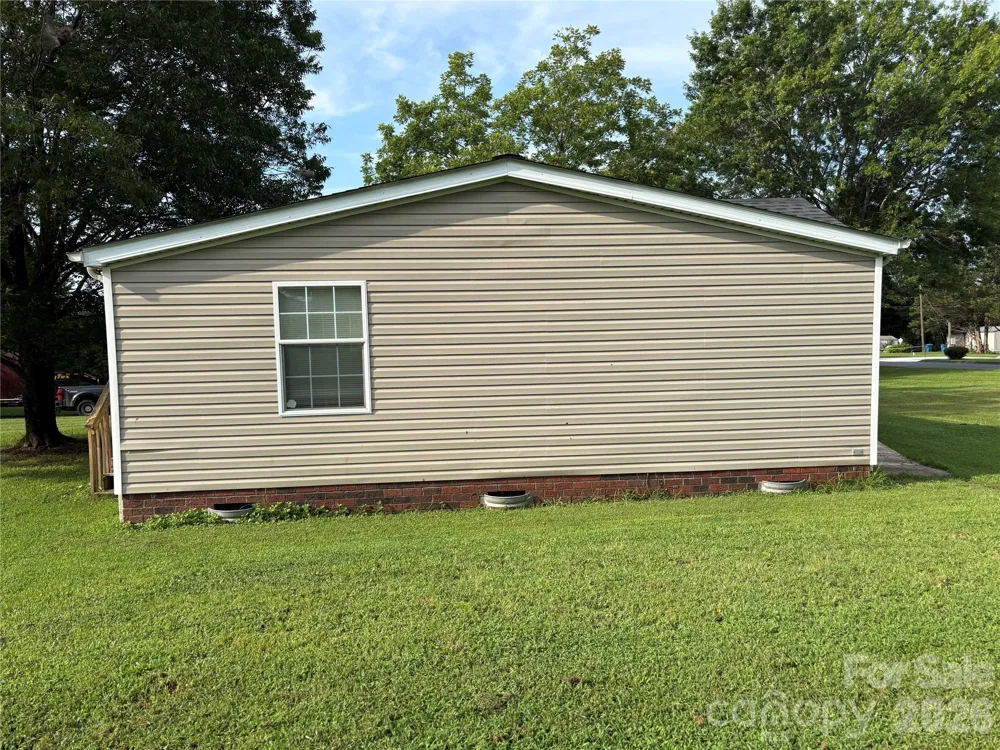 93 Ervin Lane Hiddenite, NC 28636
