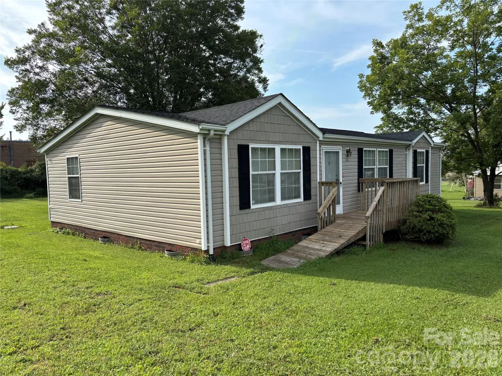 93 Ervin Lane Hiddenite, NC 28636