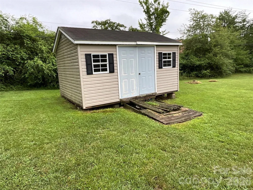 93 Ervin Lane Hiddenite, NC 28636