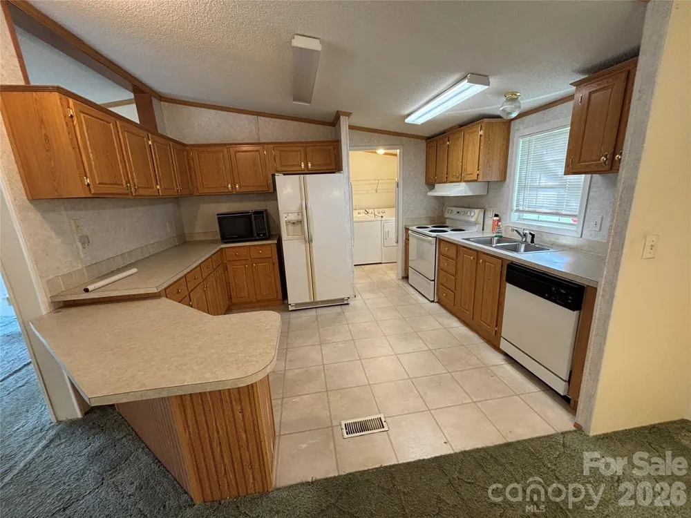 93 Ervin Lane Hiddenite, NC 28636