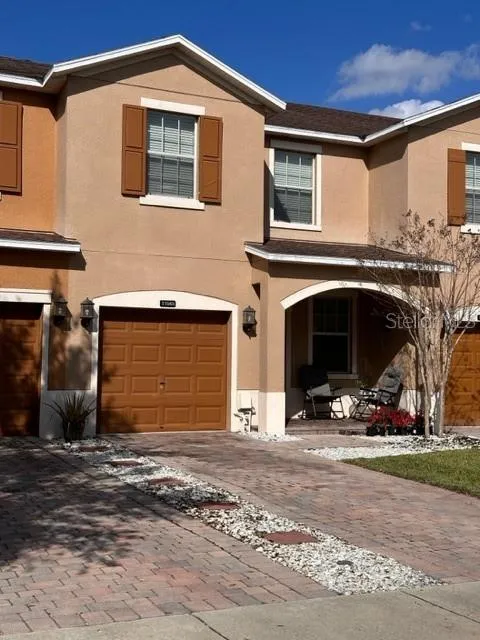 11048 SAVANNAH LANDING CIRCLE