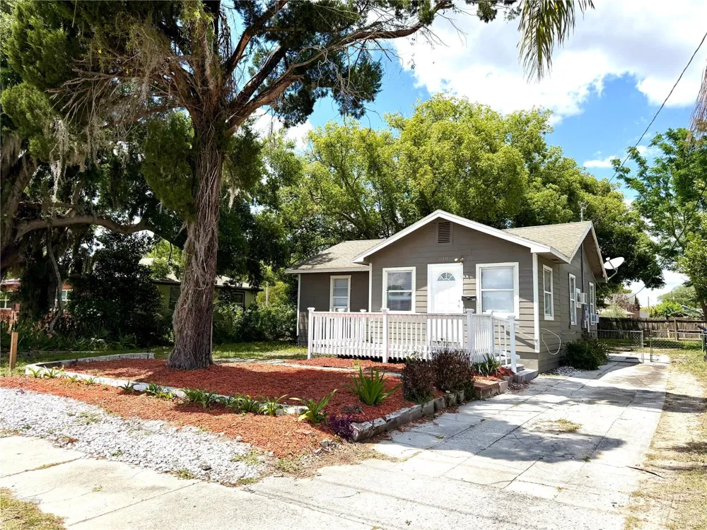 139 AVENUE G SE Winter Haven, FL 33880