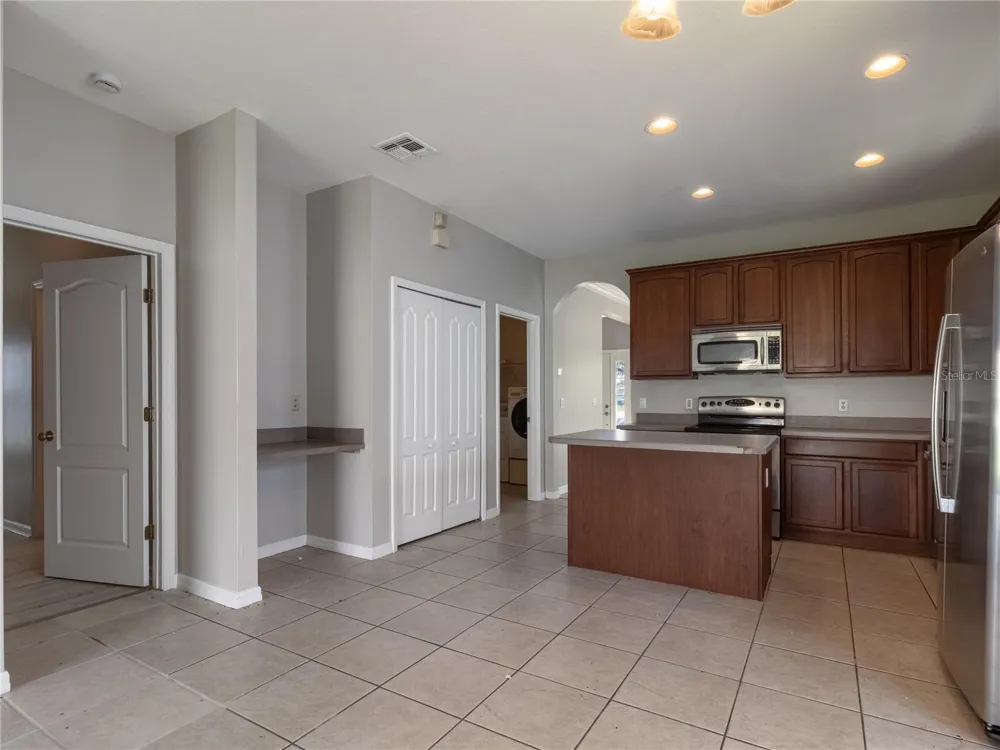 2121 CONTINENTAL STREET St Cloud, FL 34769