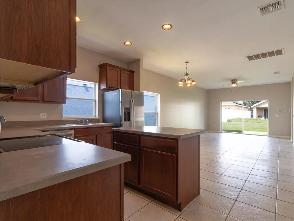 2121 CONTINENTAL STREET St Cloud, FL 34769