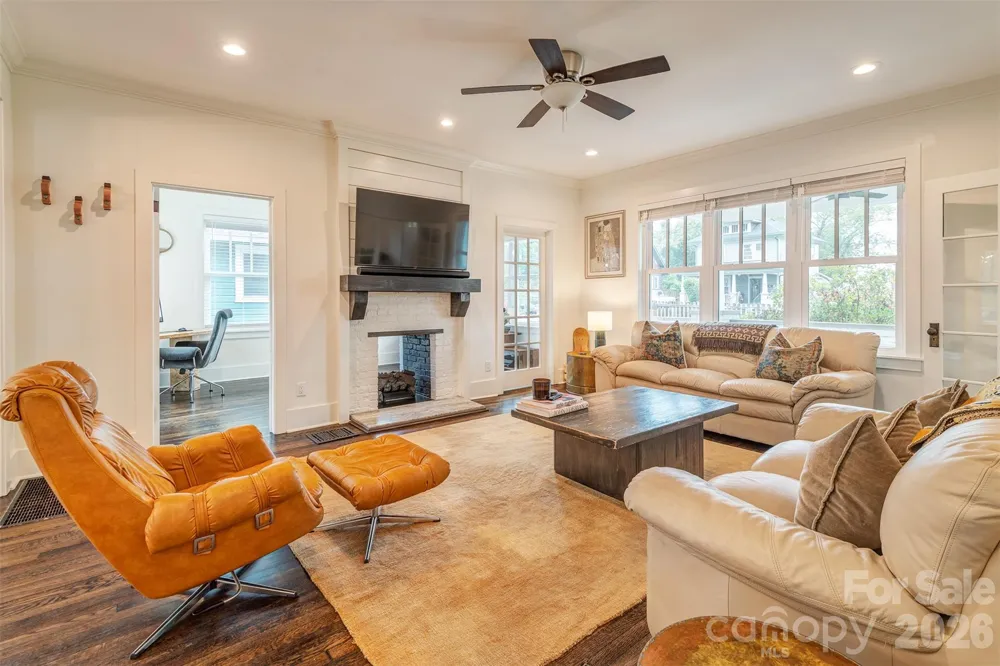 43 Walton Street Asheville, NC 28801