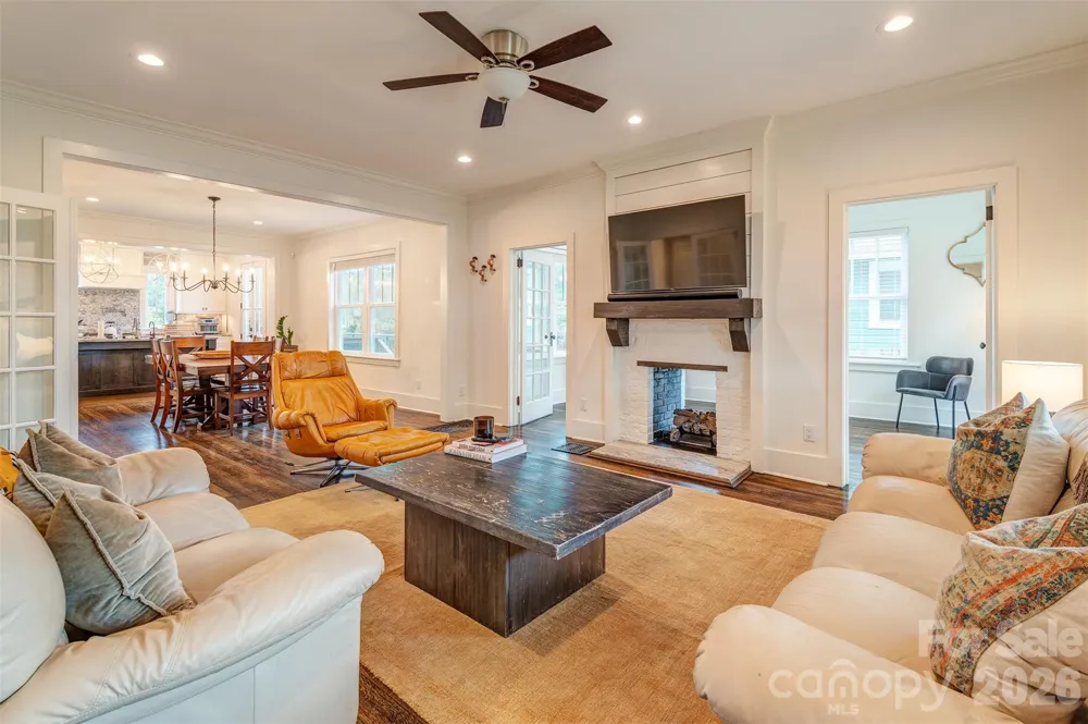 43 Walton Street Asheville, NC 28801