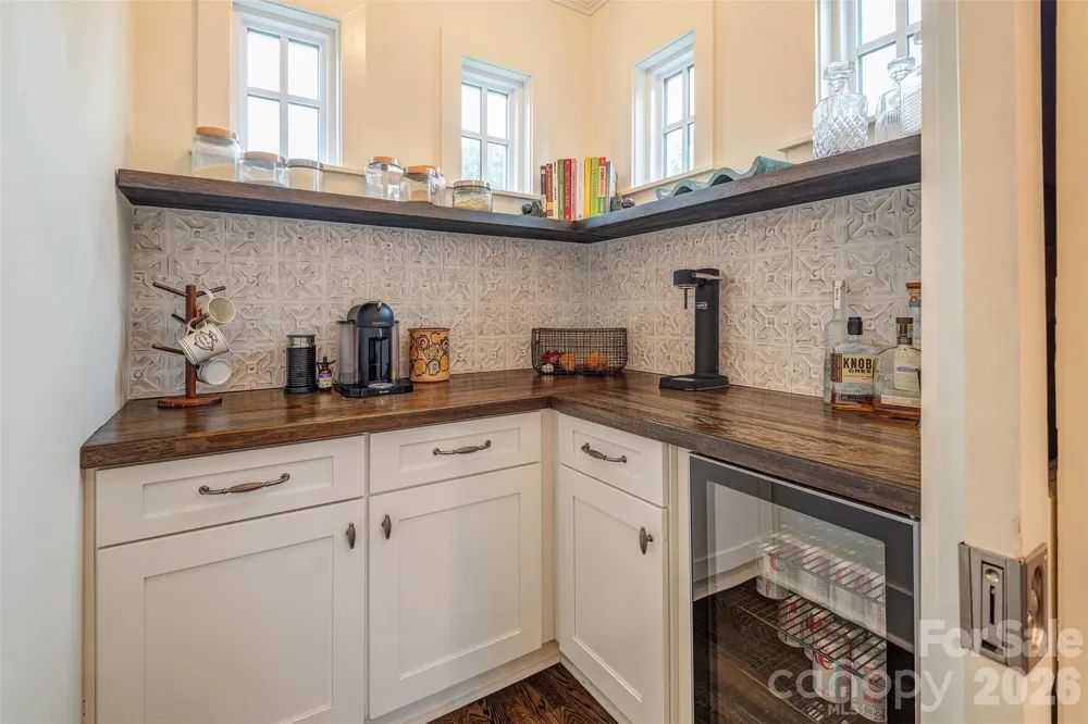 43 Walton Street Asheville, NC 28801