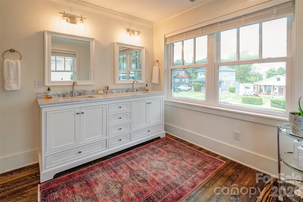 43 Walton Street Asheville, NC 28801