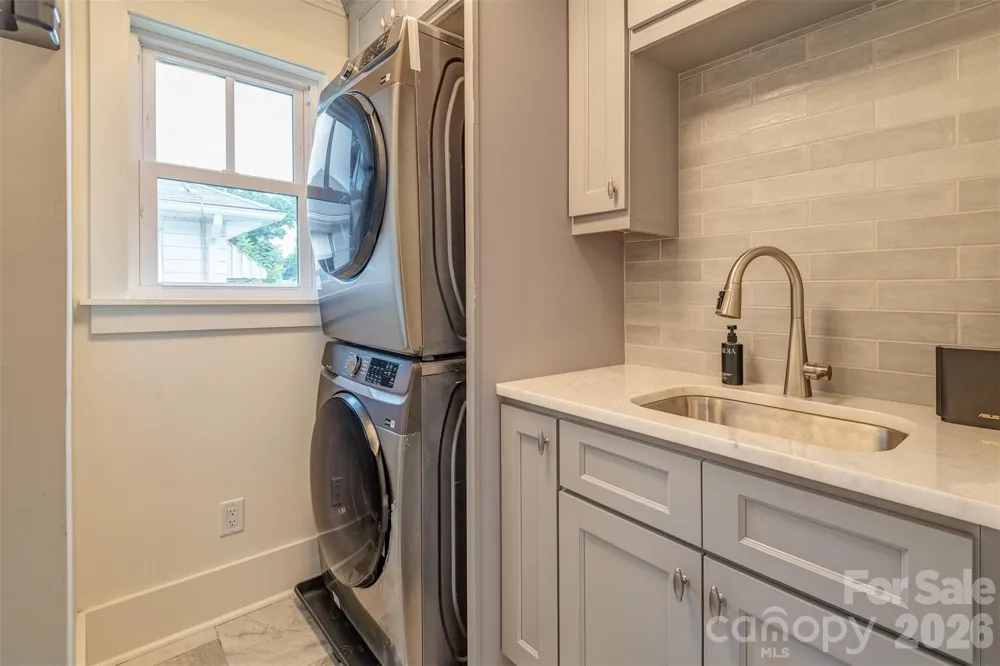 43 Walton Street Asheville, NC 28801
