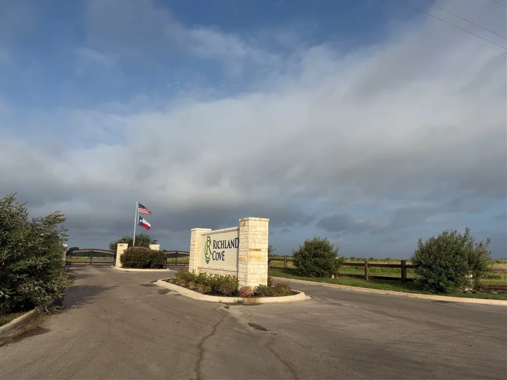 Kayak Cove Corsicana, TX 75109