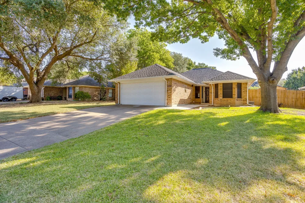 1200 Windy Meadows Drive Burleson, TX 76028