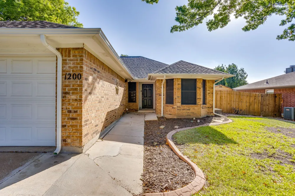 1200 Windy Meadows Drive Burleson, TX 76028