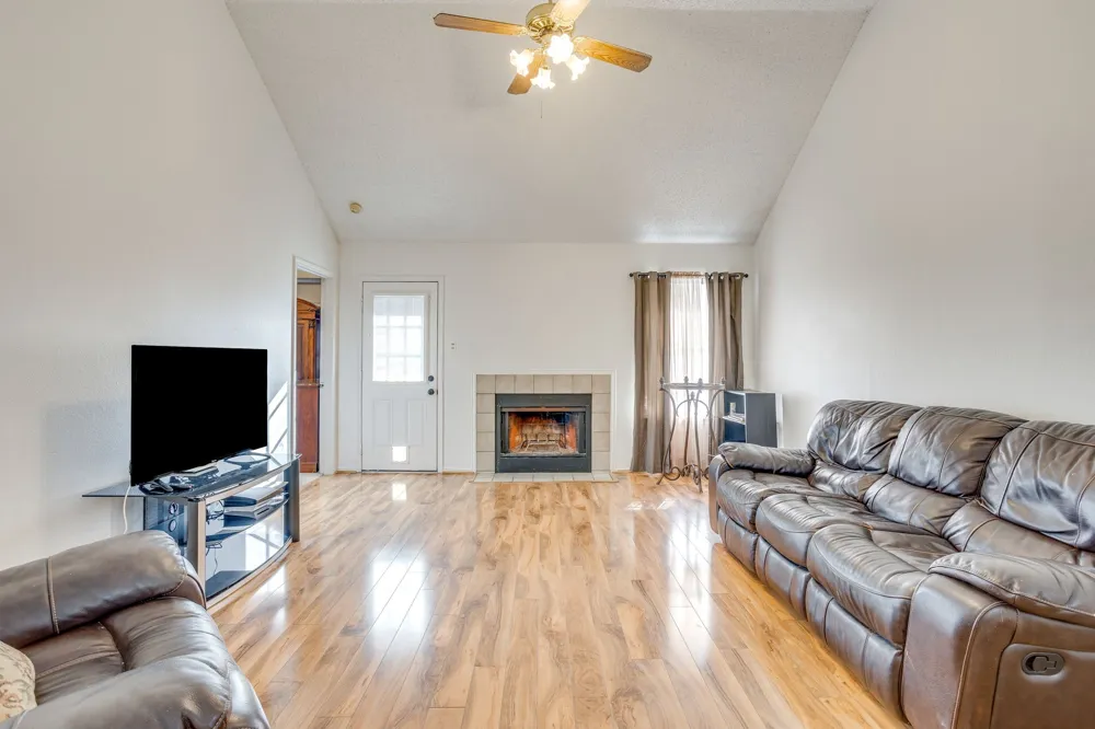 1200 Windy Meadows Drive Burleson, TX 76028