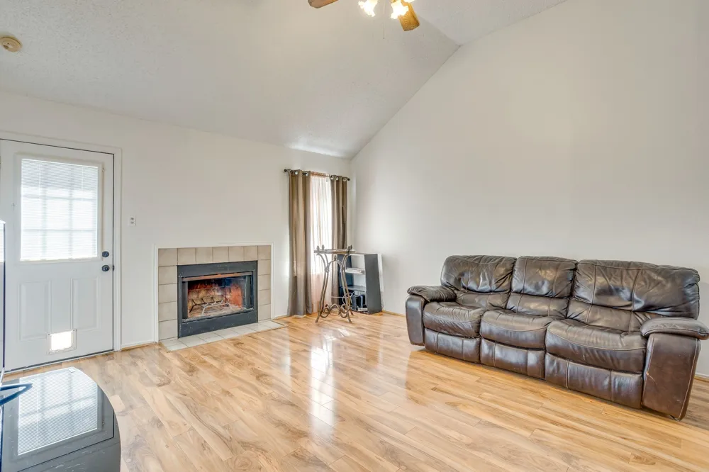 1200 Windy Meadows Drive Burleson, TX 76028