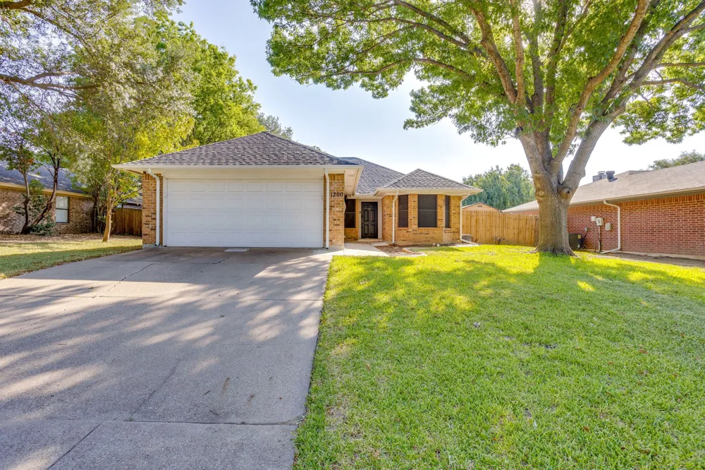 1200 Windy Meadows Drive Burleson, TX 76028