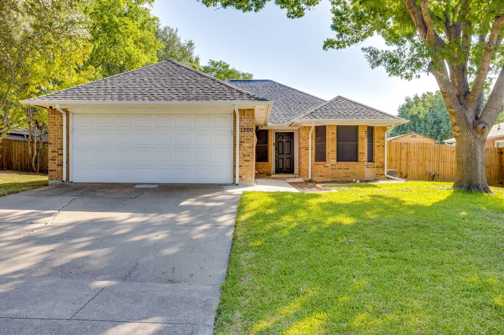 1200 Windy Meadows Drive Burleson, TX 76028