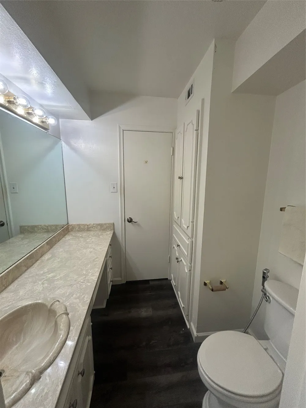 5014 Les Chateaux Drive #230 Dallas, TX 75235