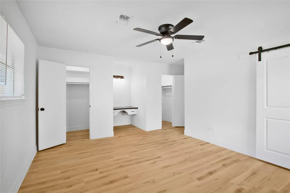 615 S 7th Street La Porte, TX 77571