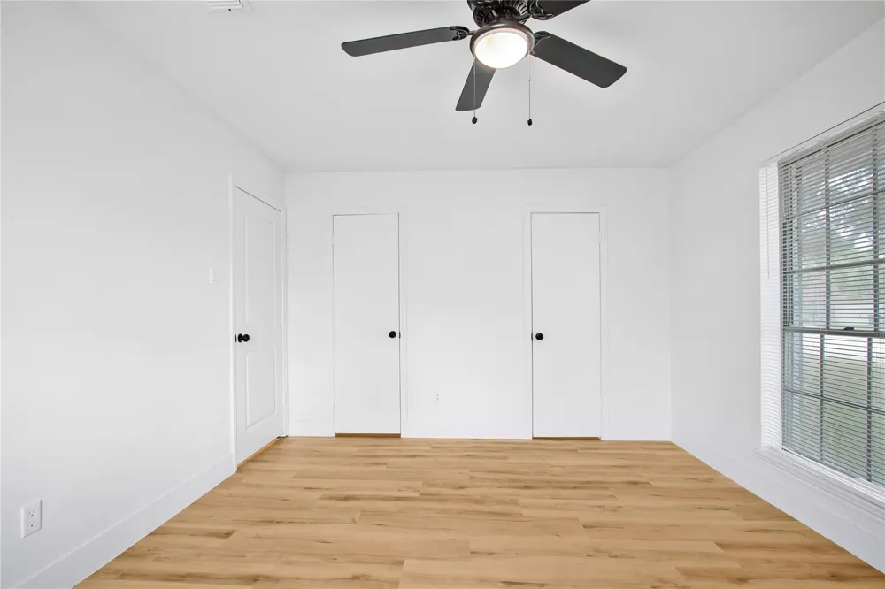 615 S 7th Street La Porte, TX 77571
