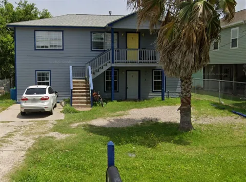 4710 Pelican Street #1