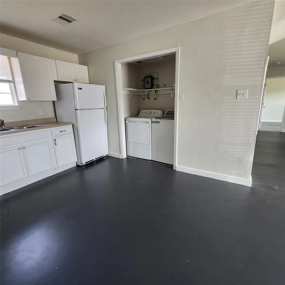 4710 Pelican Street #1 Hitchcock, TX 77563