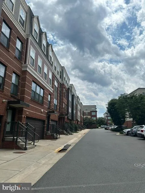 3961 NORTON PLACE Fairfax, VA 22030