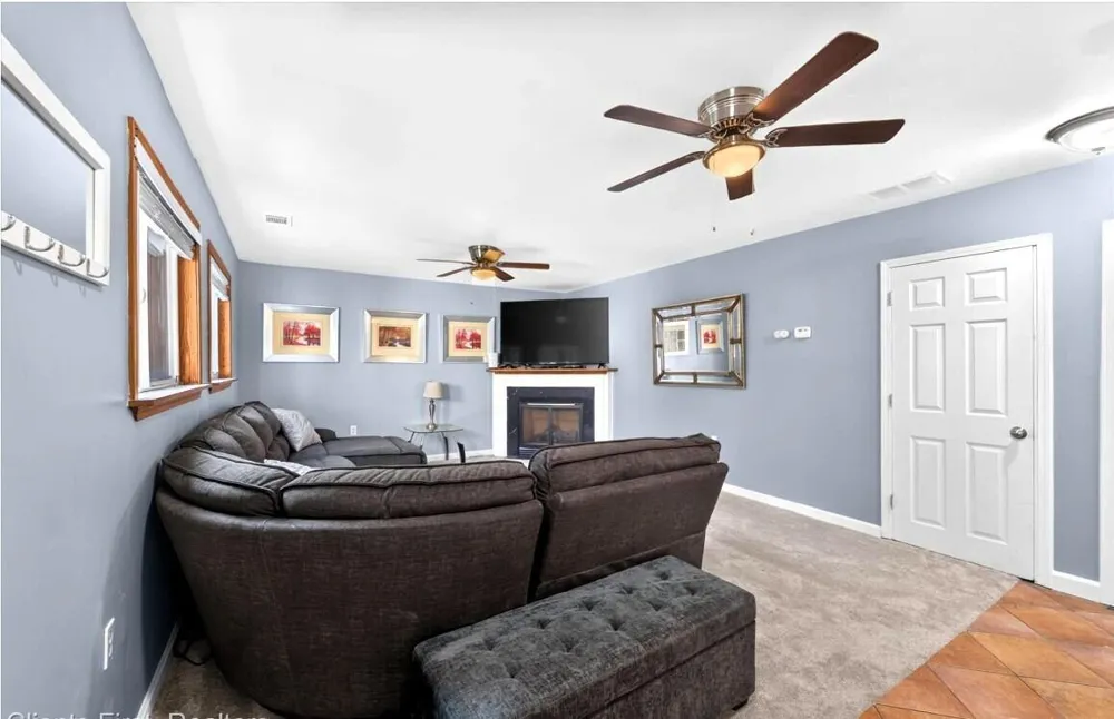 36852 Chase Street Romulus, MI 48174