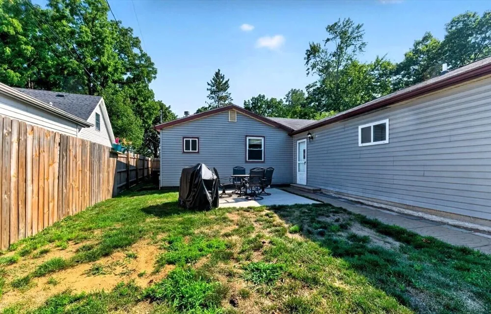 36852 Chase Street Romulus, MI 48174