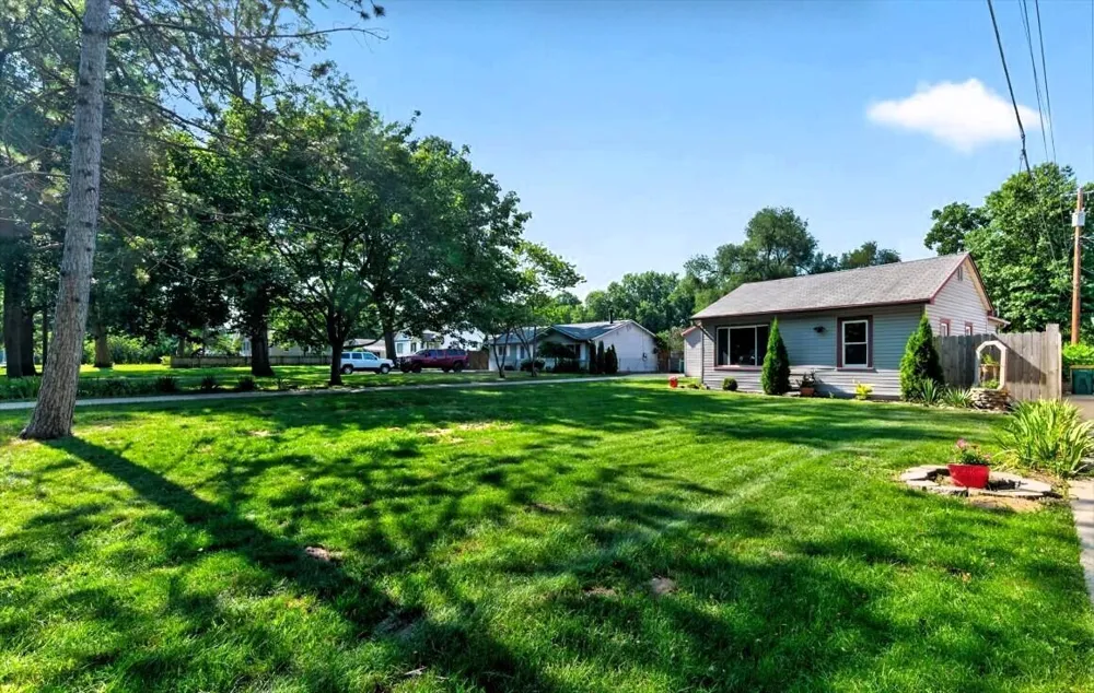 36852 Chase Street Romulus, MI 48174