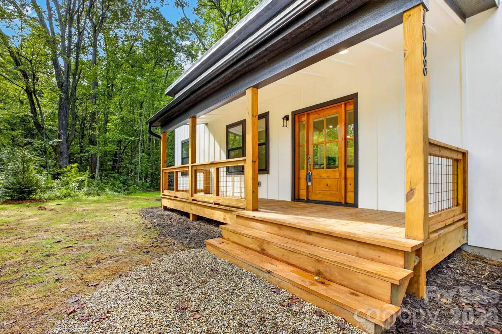 1008 Bell Mountain Road Zirconia, NC 28790