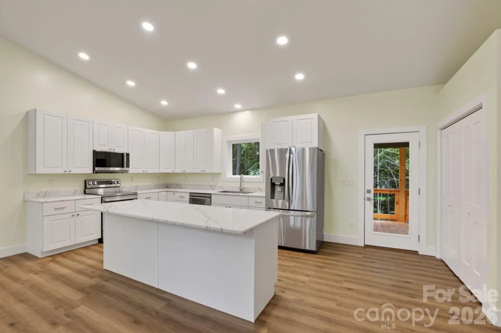 1008 Bell Mountain Road Zirconia, NC 28790