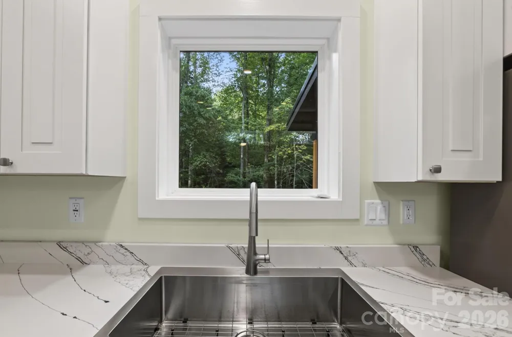 1008 Bell Mountain Road Zirconia, NC 28790