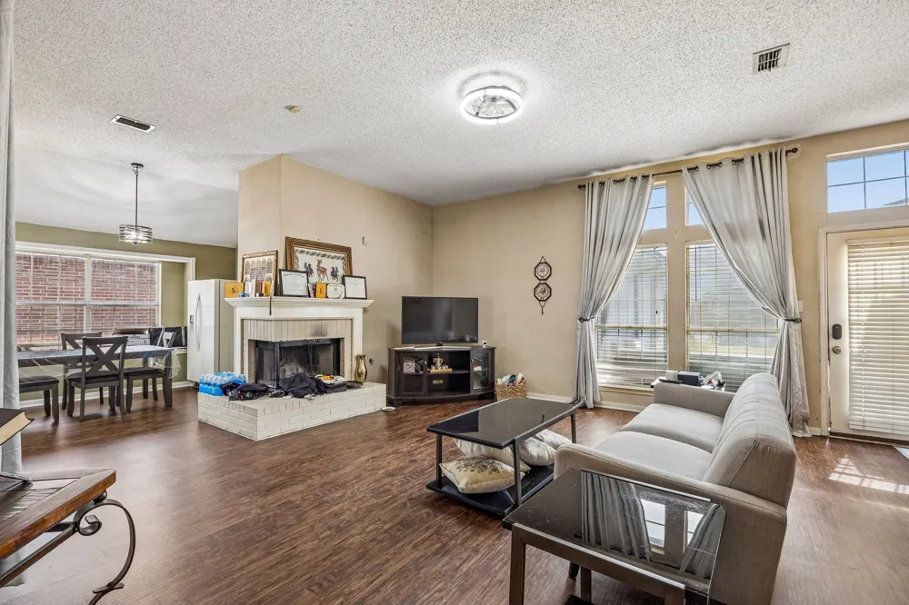 7100 Longo Drive The Colony, TX 75056