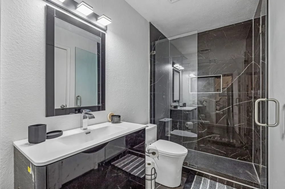 7100 Longo Drive The Colony, TX 75056