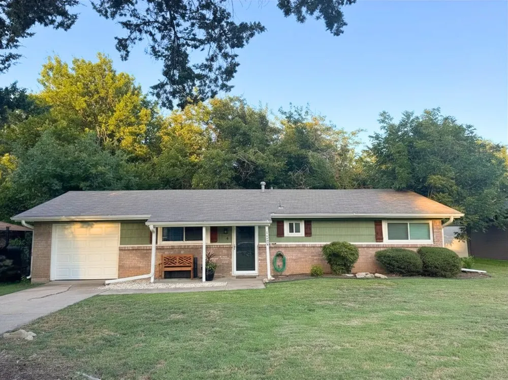 1109 Benbrook Terrace Benbrook, TX 76126