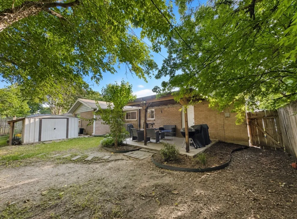 1109 Benbrook Terrace Benbrook, TX 76126