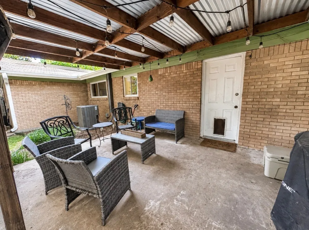 1109 Benbrook Terrace Benbrook, TX 76126