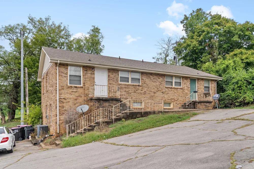 211 N 5th Street #C Clarksville, TN 37040