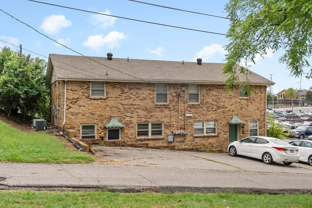 211 N 5th Street #C Clarksville, TN 37040