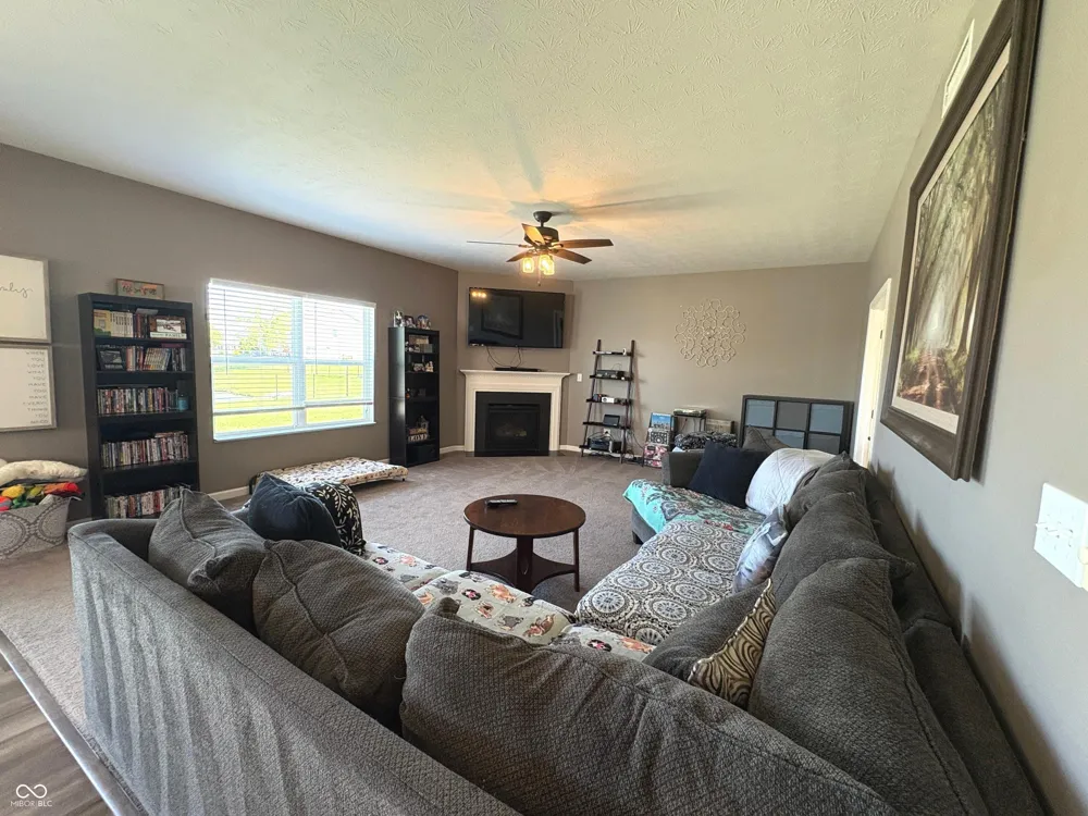 88 Vermilian Drive Whiteland, IN 46184