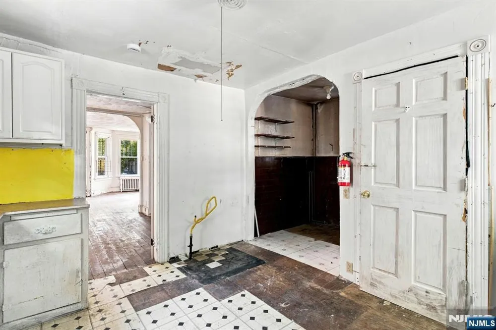 800 S 15th Street Newark, NJ 07108